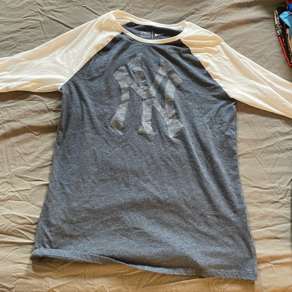 Women’s Nike 3/4 sleeve New York Yankees baseball tee